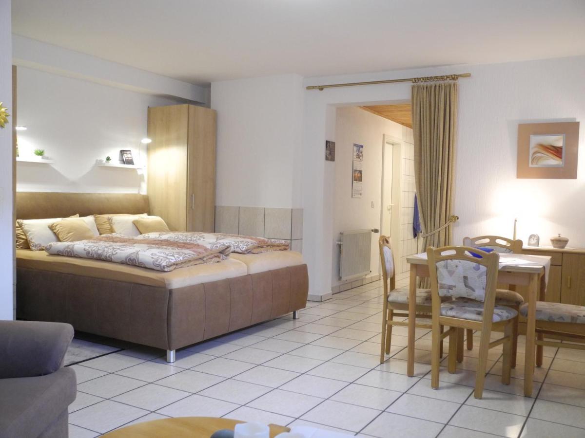 Ferienwohnung Heinen Andernach Buitenkant foto